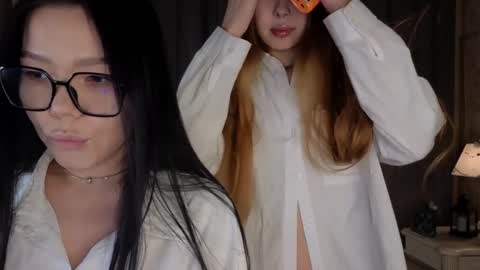 Sakura  Azumi online show from February 3, 1:30 pm