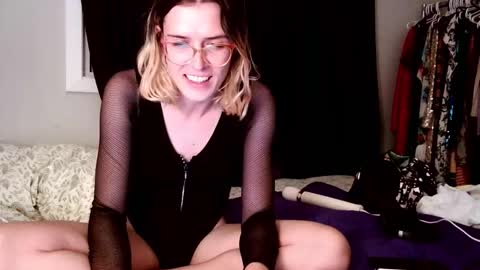 knottybadgirl online show from October 18, 4:38 am