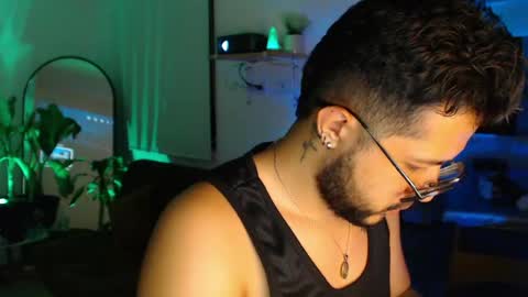 knowmebefore online show from July 28, 4:21 am
