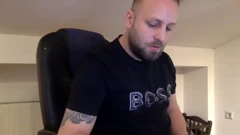 hugo online show from February 8, 12:58 am