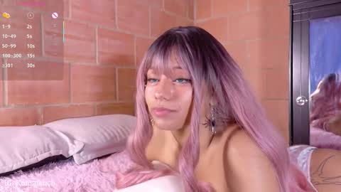 Snapshot of komatsu_ chatting on October 18, 7:29 pm  Komatsu Lilith online show from October 18, 7:29 pm