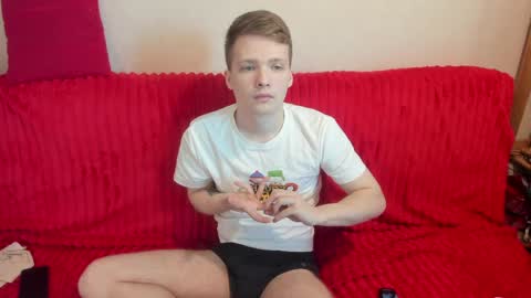 konnor_deviant online show from April 16, 8:58 am