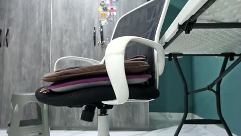 Koto Bombon online show from April 20, 6:33 pm