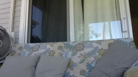 koyoteej online show from February 28, 5:59 pm