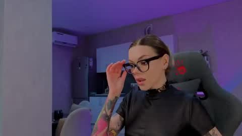 Jess online show from July 16, 11:57 am