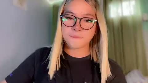 krezikeed online show from May 27, 5:59 am