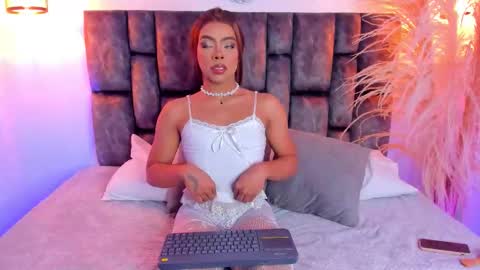 kris_kane1 online show from February 20, 10:45 pm