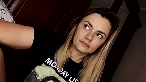 KrissSexi online show from September 18, 2:32 pm