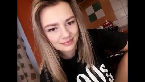 KrissSexi online show from February 2, 5:42 am