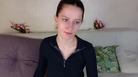 krissshoww online show from April 6, 10:16 am