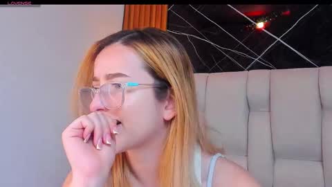 kristal online show from November 18, 12:30 pm