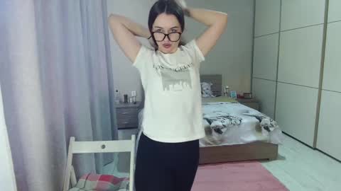 twitter    Annemarye 23 online show from February 1, 8:22 am