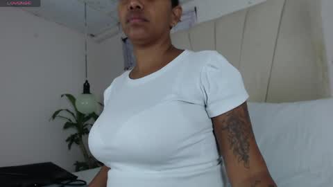 kristel_lee_ online show from April 27, 11:57 pm