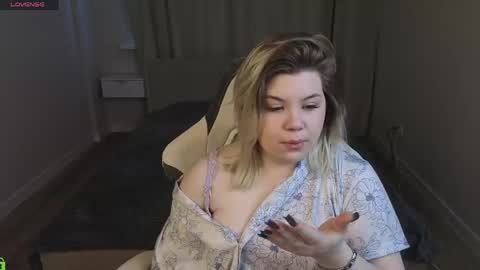 Kristen Gibbs online show from May 3, 1:22 am