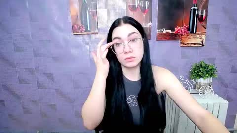 Snapshot of kristenx_x chatting on October 20, 7:24 am Kristen online show from October 20, 7:24 am