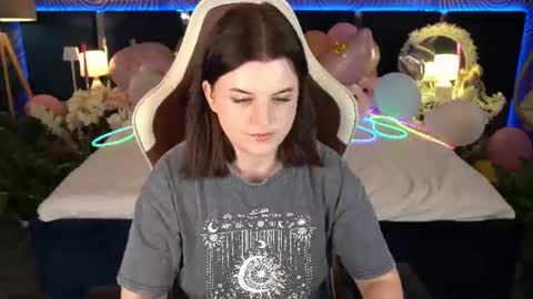 kristifoxy online show from July 19, 12:30 pm