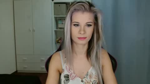 KristineAmore online show from January 15, 7:39 am