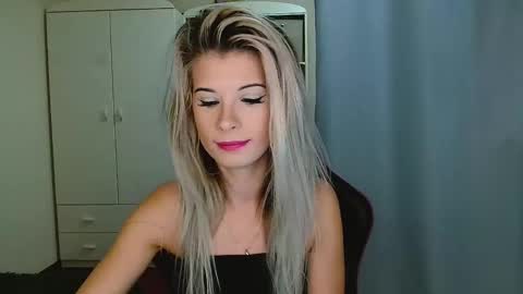 KristineAmore online show from November 25, 7:18 am