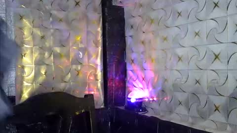 kritthanarkorn online show from April 17, 4:20 pm