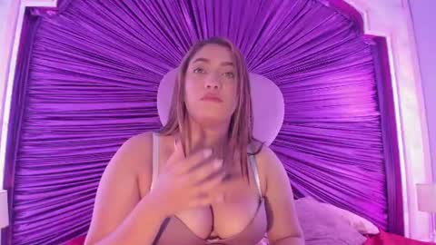 krystalswift_ online show from June 14, 2:24 am