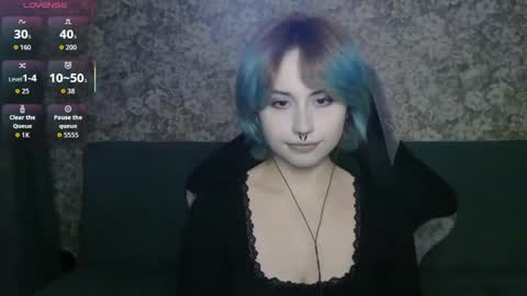 Alice online show from April 18, 7:07 pm