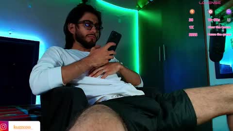 kuzzcoo online show from February 24, 12:30 pm