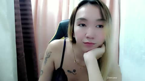 kweenie1026 online show from March 26, 3:50 pm