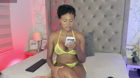 kyaraebony_ online show from April 19, 1:17 am