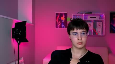 kyleberry_ online show from November 5, 5:37 pm