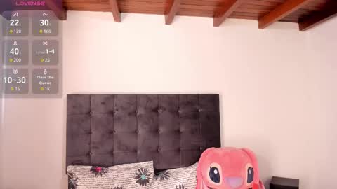 Kylie  online show from November 8, 3:48 pm