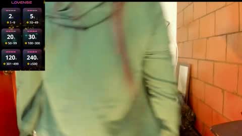 Kylie online show from March 17, 9:53 pm