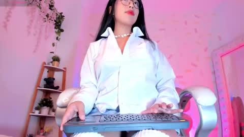 Kylie online show from February 24, 10:24 pm