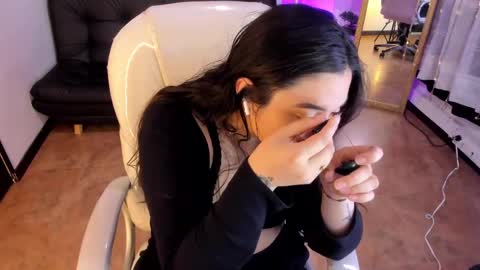 kylie online show from September 17, 1:36 pm