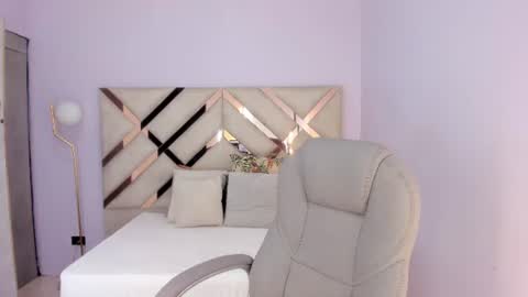 Kylie Reyes  online show from June 13, 7:24 pm