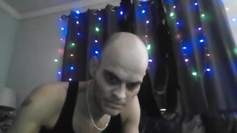 KylieKween online show from March 10, 6:51 am