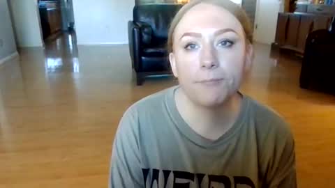 kylieredd online show from May 7, 12:39 am