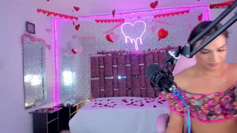 Snapshot of kylievictoria_ chatting on February 16, 4:42 am Kylie online show from February 16, 4:42 am