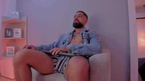 Kylliam Levis online show from April 18, 9:15 pm