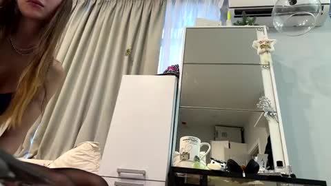 Selena online show from June 3, 2:47 am