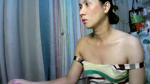 kyutshyne online show from February 19, 4:55 am