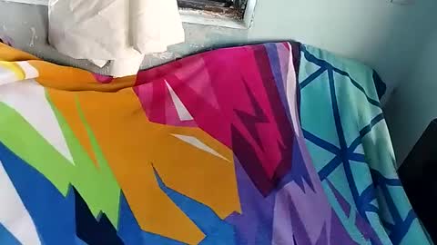 l0c0fundias online show from September 15, 12:01 am