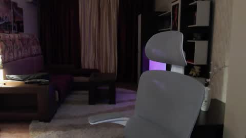 l1onkennedy online show from December 17, 9:21 pm