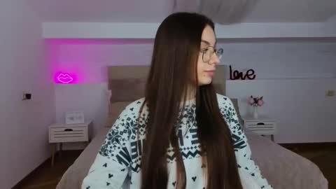 Snapshot of l1ttle_angel__ chatting on October 11, 9:51 pm Margo online show from October 11, 9:51 pm