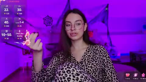 Snapshot of l1ttle_angel__ chatting on October 22, 10:44 pm Margo online show from October 22, 10:44 pm