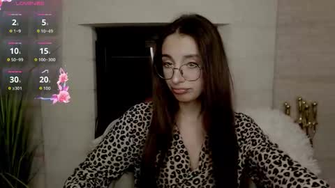 Snapshot of l1ttle_angel__ chatting on October 4, 10:40 pm Margo online show from October 4, 10:40 pm