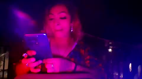 LaCholita online show from October 18, 7:01 am