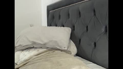 lady____a online show from May 15, 1:14 am