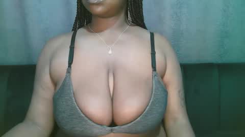 lady_dearra online show from March 7, 11:10 am