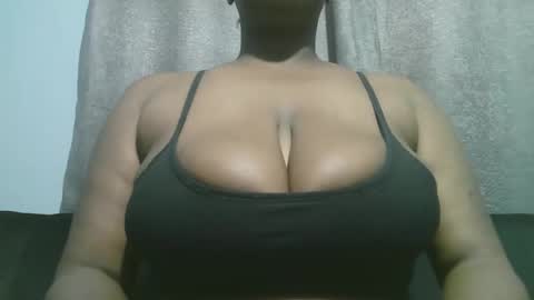 lady_dearra online show from November 5, 4:14 am