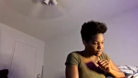 lady_empress online show from April 22, 5:25 am